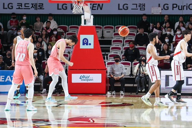 LG Ƽ ( 2°) 29 âü  񽺿 ⿡  ȣϰ ִ. /=KBL 
