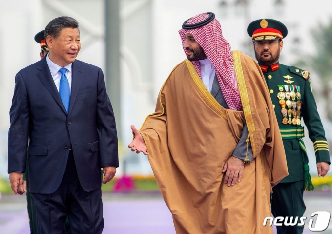   ߱ ּ() 2022 12 8(ð) ƶ ߵ忡  ȯĿ Ը  츸 ƶ ռڿ  ϰ ִ./AFPBBNews=1
