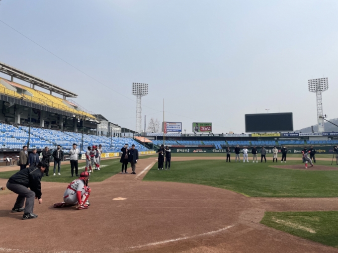 로봇심판, 신세계 이마트배 전국고교야구대회 전격 도입 로봇심판, 신세계 이마트배 전국고교야구대회 전격 도입