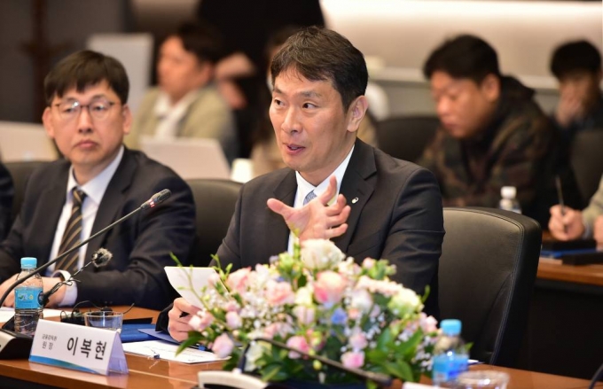 이복현 금융감독원장이 3일 오전 대구은행 본점에서 열린 상생금융 확대를 위한 간담회에서 발언하고 있다. /사진=뉴시스