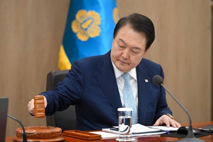 [서울=뉴시스] 윤석열 대통령이 4일 서울 용산 대통령실 청사에서 열린 국무회의를 주재하고 있다. (사진=대통령실 제공) 2023.04.04. *재판매 및 DB 금지