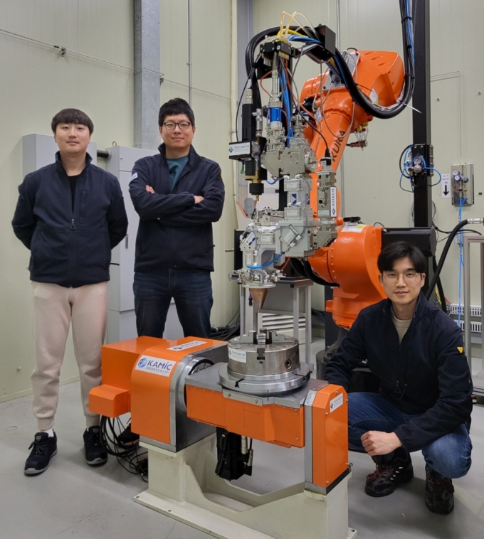 한국생산기술연구원 3D프린팅제조혁신센터 연구팀. / 사진=한국생산기술연구원