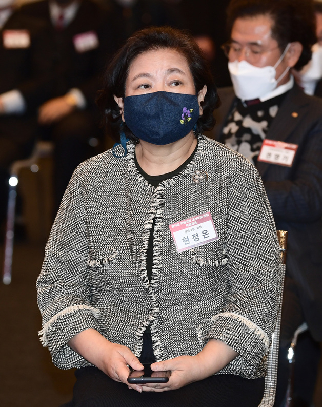 현정은 현대그룹 회장, 300억 추가대출…배상금 지급 총력 - 머니투데이