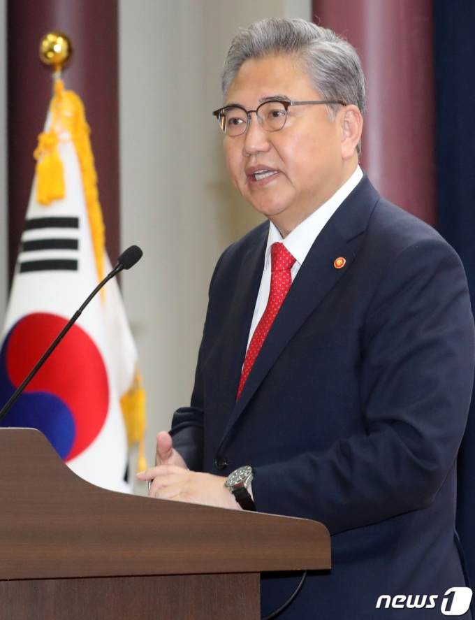 인도·태평양' 나침반 만든 박진… 美 도청장치 논란 출구도 찾을까 - 머니투데이 인도·태평양' 나침반 만든 박진… 美 도청장치 논란 출구도 찾을까 - 머니투데이