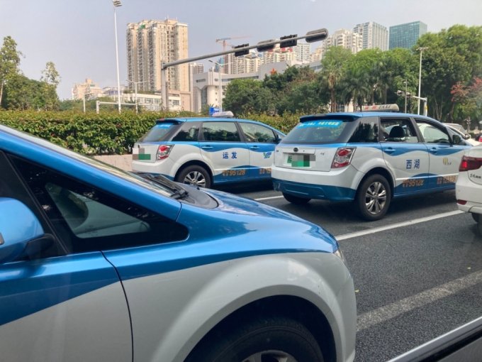중국 선전의 택시와 버스는 100% 전기차다. /사진=최경민 기자