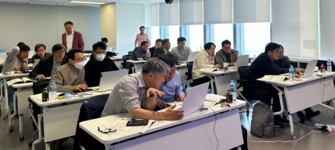 '딥테크 기업가정신 프로그램'(INNO Entrepreneurship Up Program)에 참여한 연구자들. / 사진=연구개발특구진흥재단
