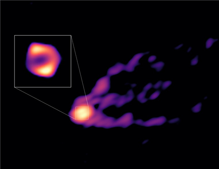M87 블랙홀. 블랙홀 주변의 부착원반 구조(좌측 확대 이미지)와 함께 블랙홀로부터 분출되는 제트를 확인할 수 있다. / 사진=네이처(Nature)