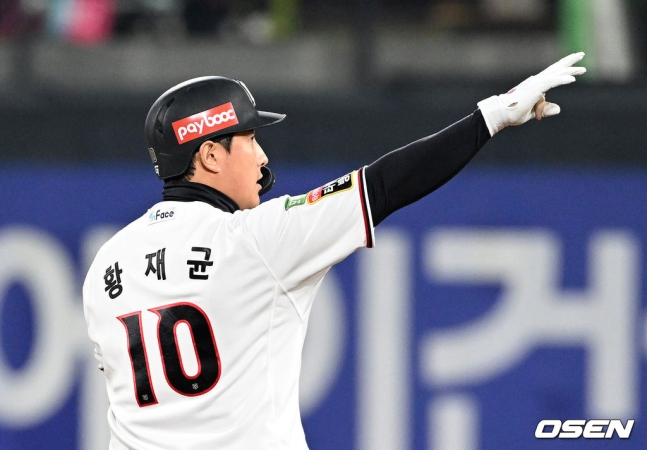KT 황재균.