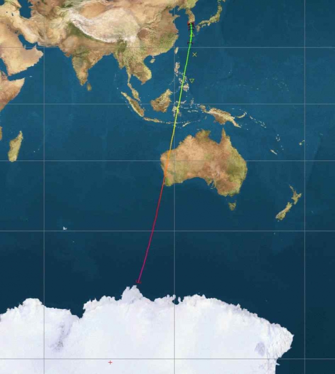 나로우주센터에 구출될 소형발사체 궤적과 낙하점. 삼각형은 1·2단의 낙하지점, X표시는 분리된 페어링의 낙하지점. 우리나라는 동쪽으로 일본 남쪽으로는 필리핀 등이 있어 발사 방위각에 여러 제약이 있다. / 사진=한국항공우주연구원 보고서