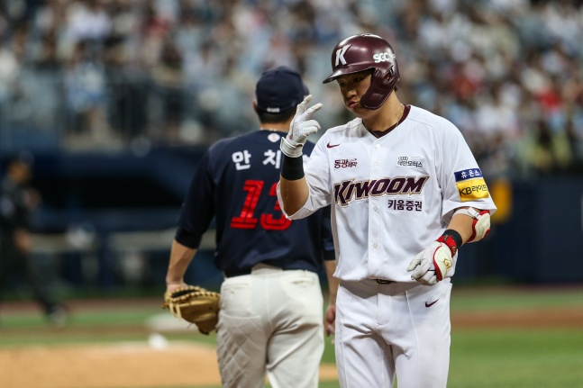 김동헌(오른쪽)./사진=키움 히어로즈