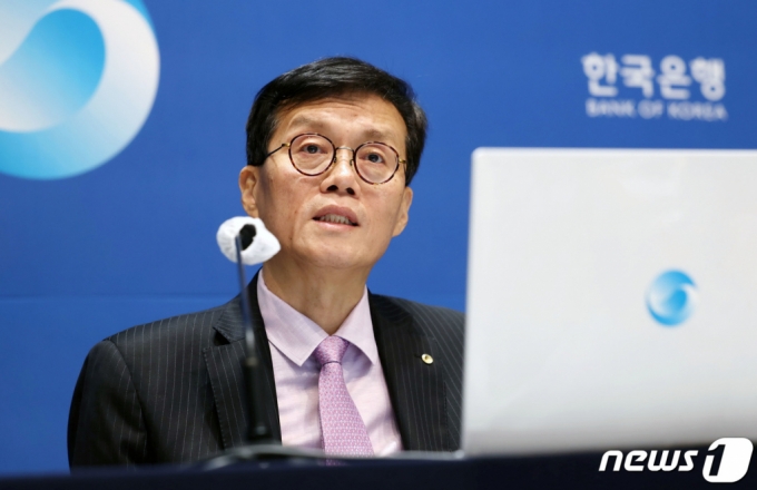 (서울=뉴스1) 사진공동취재단 = 이창용 한국은행 총재가 25일 서울 중구 한국은행에서 열린 금융통화위원회를 마치고 기자회견을 하고 있다. 2023.5.25/뉴스1 Copyright (C) 뉴스1. All rights reserved. 무단 전재 및 재배포 금지.