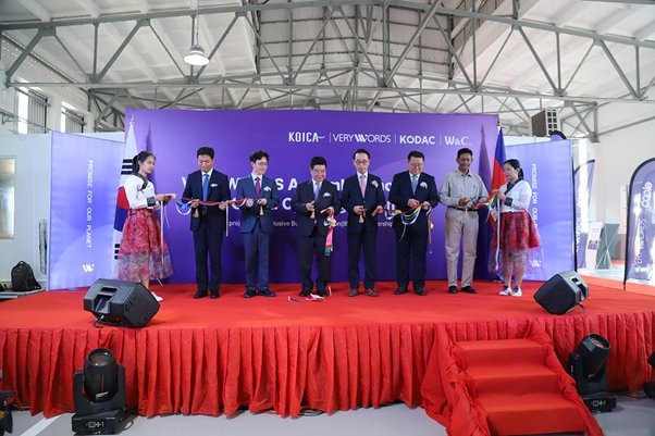 지난달 26일 캄보디아에서 열린 베리워즈 e-모빌리티 시스템 조립공장 기공식. /사진제공=베리워즈