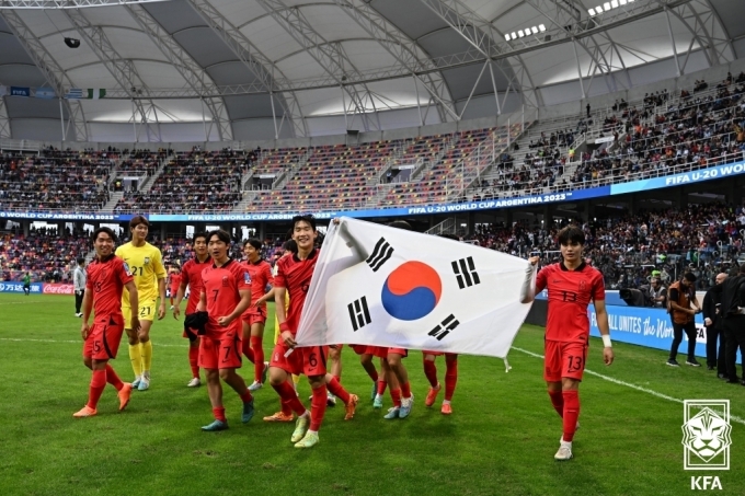 (=1) = 4(ð)  ƸƼ Ƽư  ׷ Ÿ򿡼  2023 ౸(FIFA) 20 (U-20)  8 ѱ  ⿡ 1:0 ¸ ŵ ѹα ǥ   ִ. (౸ȸ ) 2023.6.5/1  Copyright (C) 1. All rights reserved.     .