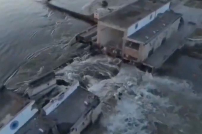 우크라이나 남부 헤르손 지역의 노바 카호우카 댐이 일부 붕괴된 모습 /사진=텔레그램