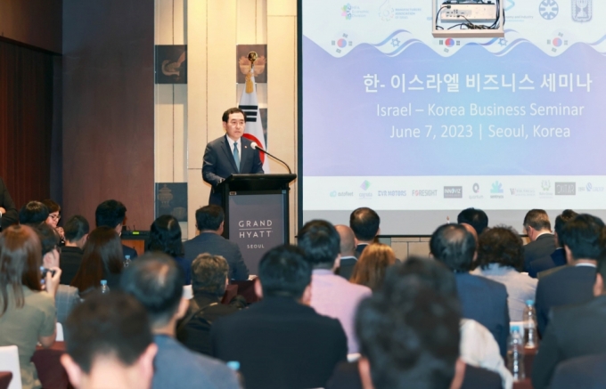 이창양 산업통상자원부 장관은 7일 서울 용산구 그랜드하얏트호텔에서 코헨(Eli Cohen) 이스라엘 외교부 장관 등이 참석한 '한-이스라엘 비즈니스 세미나'에 참석했다./사진제공=산업통상자원부