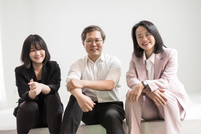 (왼쪽부터)한국사회투자의 이혜미 이사, 이종익 대표, 이순열 대표