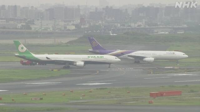 일본 도쿄 하네다공항에서 10일 오전 여객기 2대가 접촉하는 사고가 발생했다.(사진출처: NHK 화면 캡처) 2023.06.10 /AP=뉴시스