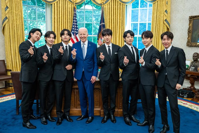 그룹 방탄소년단(BTS)이 2021년 5월 31일 미국 조 바이든 대통령을 만난 모습./사진=방탄소년단(BTS) 공식 트위터