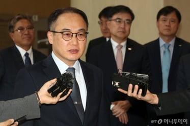 주가조작 근절 위해 거래소 찾은 이원석 검찰총장