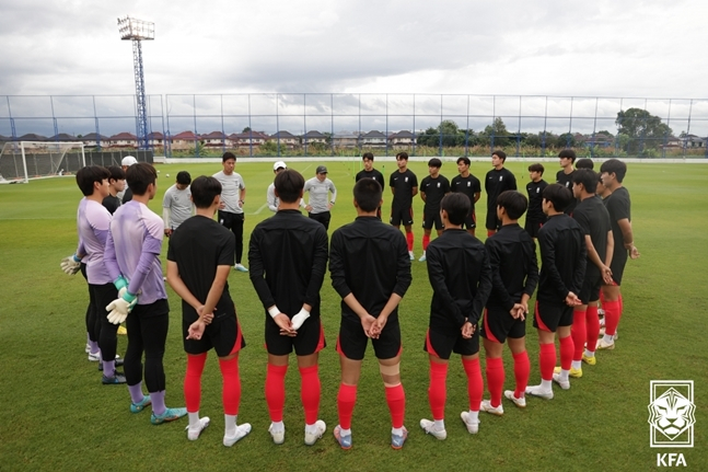 변성환호, '힘 축구' 이란에 0-2 패... 조 2위로 8강 진출→개최국 태국과 맞대결'