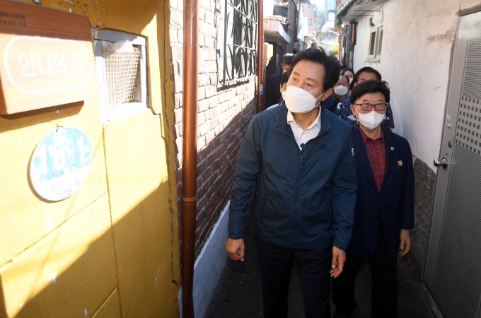 ▲오세훈 서울시장이 ‘신통기획’ 대상지로 선정된 서울 관악구 신림1재정비 촉진구역을 방문했다./사진=뉴시스