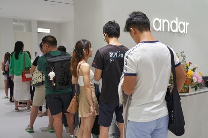 지난 14일 싱가포르 마리나 베이에 위치한 쇼핑몰 '마리나 스퀘어'에 연 안다르 매장 오픈 사진/사진제공=안다르 