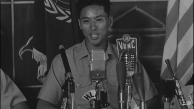 1960년 8월3일 오후 12시10분쯤 대한민국으로 귀순한 북한의 정낙현 공군 소위가 같은 달 7일 기자회견을 하고 있다. /사진=e영상역사관 홈페이지