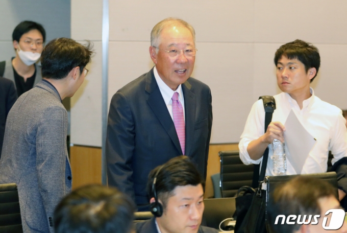 (서울=뉴스1) 박세연 기자 = 류진 풍산그룹 회장이 6일 오전 서울 영등포구 여의도 전경련회관에서 열린 한·일 산업협력 포럼에 참석하고 있다. 2023.7.6/뉴스1 Copyright (C) 뉴스1. All rights reserved. 무단 전재 및 재배포 금지.