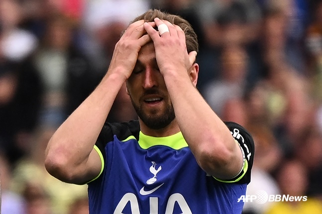 Reporter Urges Tottenham Chairman to Send Harry Kane to Bayern Munich