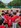 SSG 맥카티(가운데)가 13일 인천SSG랜더스필드 앞 유소년 야구 클럽에 방문해 아이들에게 사인을 해주고 있다./사진=SSG 랜더스