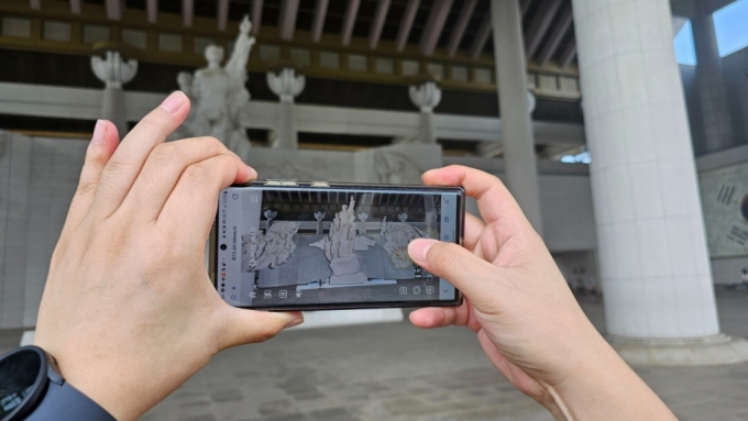 SK텔레콤은 독립기념관 '불굴의 한국인상'에 웹AR을 활용한 'AR 체험서비스'를 마련했다. /사진=김승한 기자