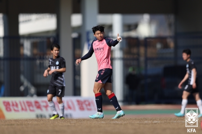 韓日전 5연패 사슬 끊었다... U-18, 일본에 1-0 승리 '강민성 결승골'