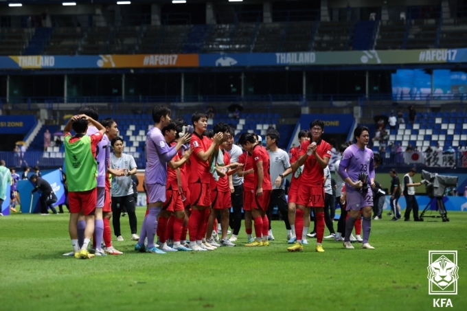 韓日전 5연패 사슬 끊었다... U-18, 일본에 1-0 승리 '강민성 결승골'