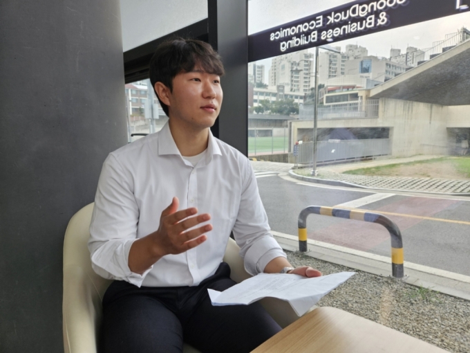 '100% 수익' 주식 고수 대학생…주가 쭉 빠지면 "오히려 좋아"
