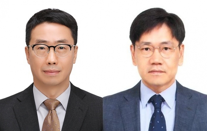 원영준 중소벤처기업부 신임 소상공인정책실장(왼쪽)과 이대희 신임 중소기업정책실장 /사진=중소벤처기업부 제공