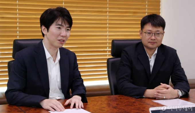 (좌)문홍철 DB금융투자 자산전략팀장, (우)강현기 DB금융투자 자산전략팀 주식전략파트장 /사진=이기범