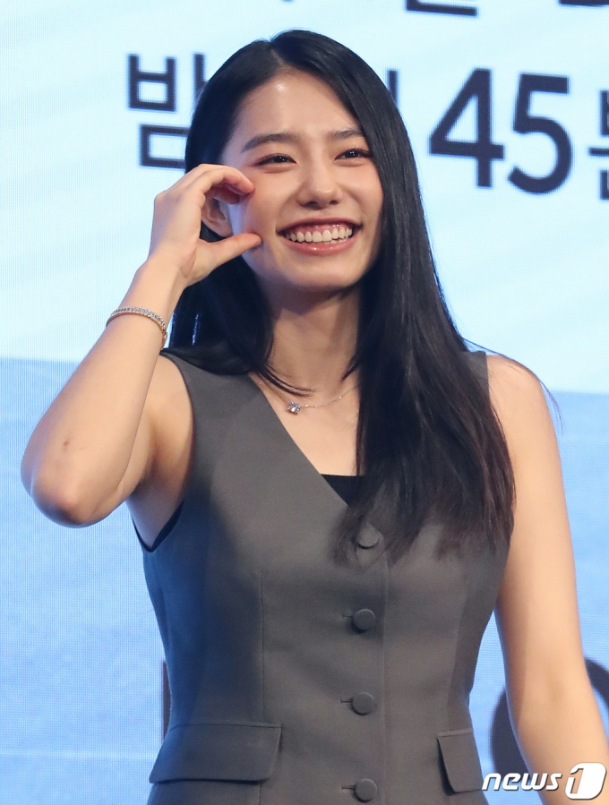 학폭 논란' 김소혜, 2년만 복귀 "불행 앞에 놓인 캐릭터, 저와 비슷" - 머니투데이