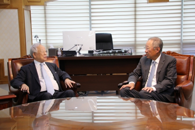 Chairman Sohn and Chairman Ryu aim to strengthen corporate competitiveness and address urgent national issues