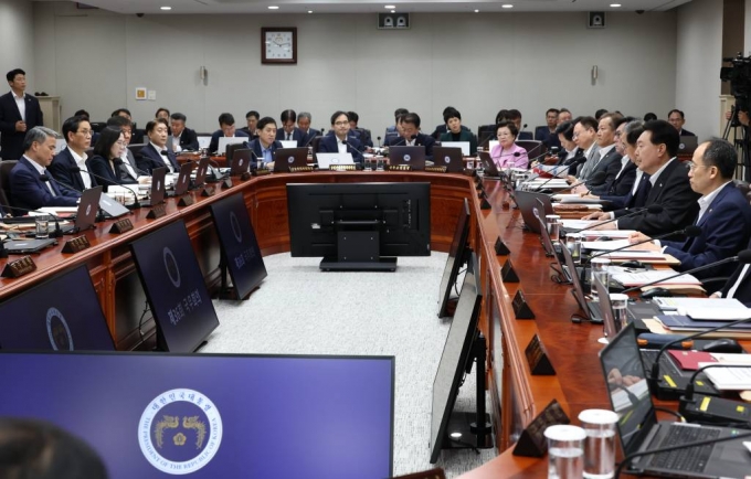 윤석열 대통령이 29일 서울 용산 대통령실 청사에서 열린 국무회의를 주재하고 있다. / 사진=뉴시스