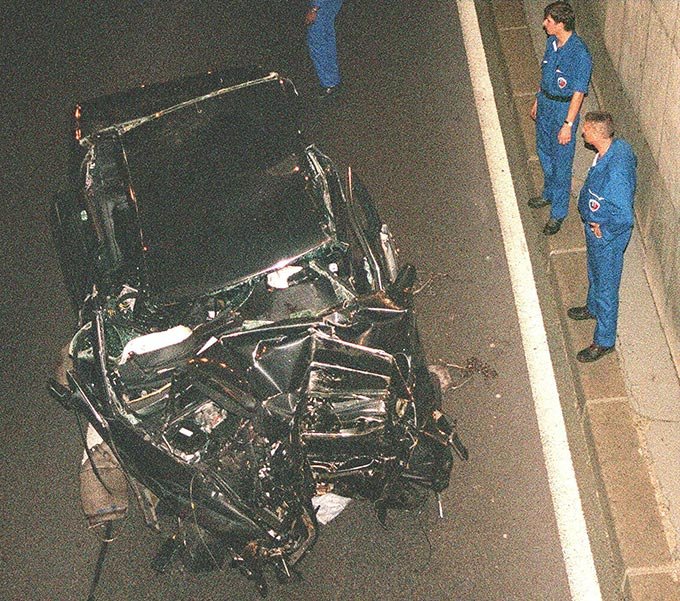 1997년 8월31일 프랑스 파리 알마 터널에서 발생한 교통사고 당시 故 다이애나 왕세자비와 도디 알 파예드가 탑승했던 메르세데스 벤츠 차량. /AFPBBNews=뉴스1