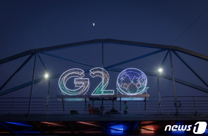(로이터=뉴스1) 정윤영 기자 = 인도 뉴델리에서 주요 20개국(G20) 정상회의를 환영하는 조명. 2023.08.25.  ⓒ 로이터=뉴스1  Copyright (C) 뉴스1. All rights reserved. 무단 전재 및 재배포 금지.