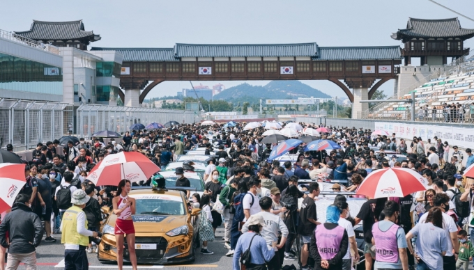 ‘2023 전남GT(Grand Touring) 대회’가 23· 24일 영암 국제자동차경주장에서 펼쳐진다.지난해 그리드워크./사진제공=전라남도