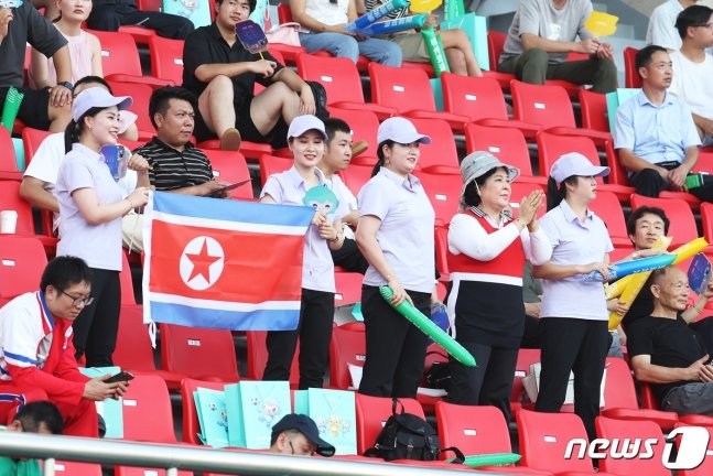 경기장을 찾은 북한 응원단. /사진=뉴스1