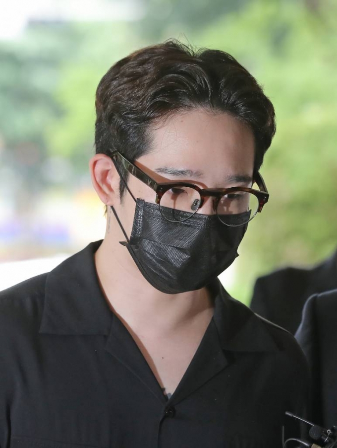 마약 투약 혐의를 받는 가수 남태현이 지난 5월18일 오전 서울 마포구 서울서부지방법원에서 열린 구속 전 피의자 심문에 출석하고 있다. /사진= 뉴시스