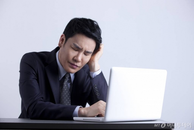 컴퓨터 노트북 남자