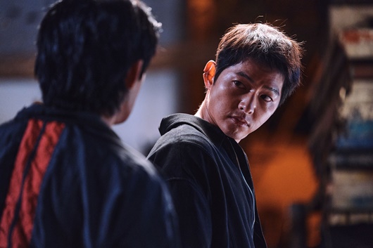 송중기, '아빠'의 도전 통했다 "'화란', 아들에 보여주고픈 작품"