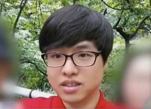 2021년 경기도 의정부 한 초등학교에서 근무하다 학부모 항의와 민원 끝에 스스로 목숨을 끊은 고 이영승 교사의 생전 모습. /사진=MBC 보도화면 갈무리