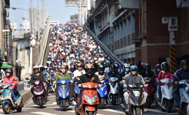 타이페이의 시내에서 모투이처(오토바이)들이 달리고 있다. 대부분이 야마하 제품이다. / 사진 = 독자제공