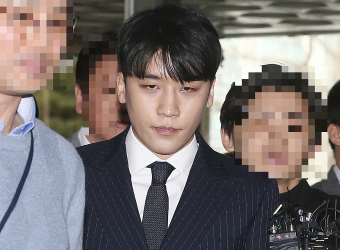 Seungri from Big Bang Accused of Dating Two Women Simultaneously