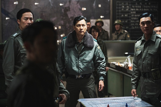 '서울의 봄' 정우성이 멋짐을 30년간 유지하는 법  [인터뷰]